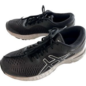 ASICS Gel Kayano 25. Black and white. 8